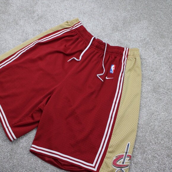 Nike Cleveland Cavaliers Shorts Mens XL Red/Gold Polyester NBA  w/ 9" inseam - Picture 3 of 9